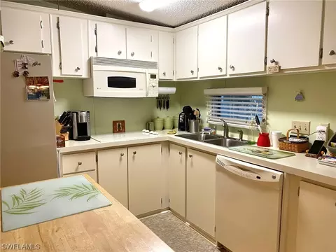 4751 Split Log Ln W, Estero, FL 33928 photo 5