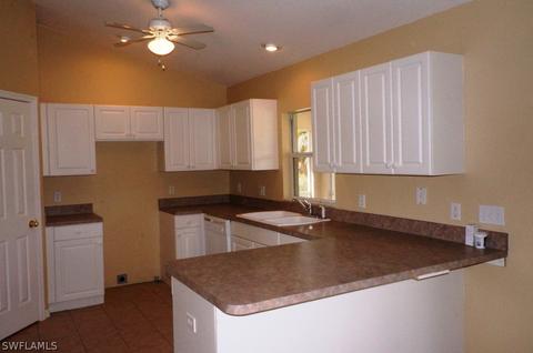 847 Wolverine St E, Lehigh Acres, FL 33974 photo 8