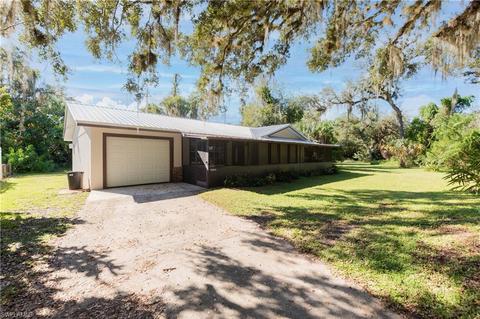 4004 Teak Ct, Labelle, FL 33935 photo 2