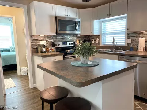 20440 Carriage Ct, Estero, FL 33928 photo 5