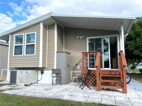 20440 Carriage Ct, Estero, FL 33928 photo 3