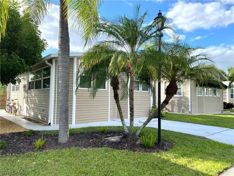 20440 Carriage Ct, Estero, FL 33928 photo 4