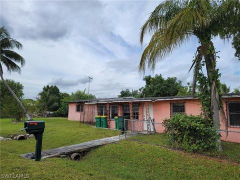 209 Eustis Ave, Immokalee, FL 34142 photo 2