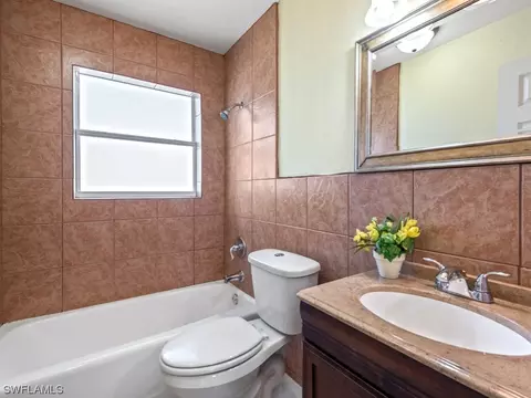 911 Coconut Cir E, Naples, FL 34104 photo 8
