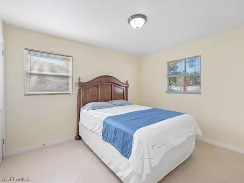 911 Coconut Cir E, Naples, FL 34104 photo 10