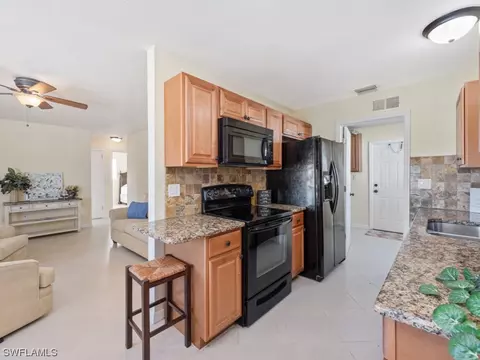 911 Coconut Cir E, Naples, FL 34104 photo 6