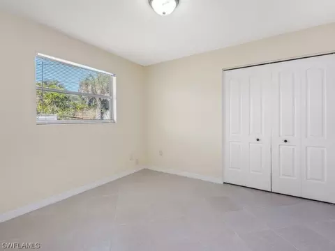 911 Coconut Cir E, Naples, FL 34104 photo 11