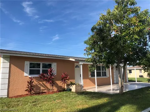 208 Davis Rd, Lehigh Acres, FL 33936