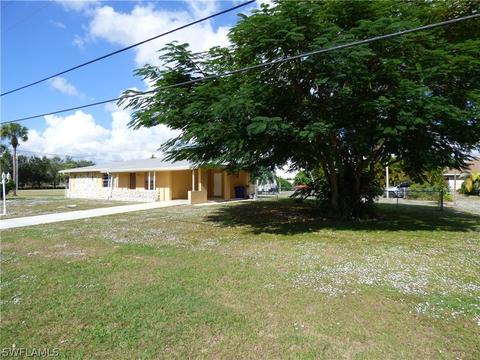 405 E 3rd St, Lehigh Acres, FL 33936 photo 8