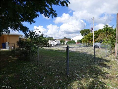 405 E 3rd St, Lehigh Acres, FL 33936 photo 4