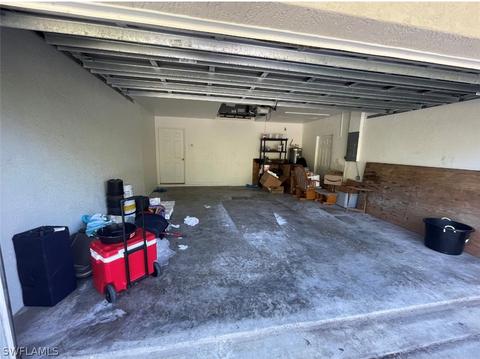 185 Victory Ct, Lehigh Acres, FL 33972 photo 3