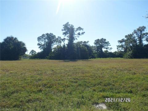 1102 SW 4th Ter, Cape Coral, FL 33991