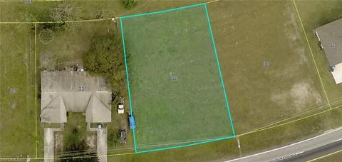 609 Diplomat Pkwy E, Cape Coral, FL 33909