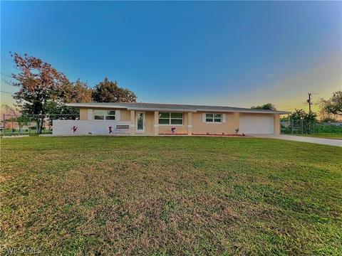 1004 E Jersey Rd, Lehigh Acres, FL 33936 photo 2