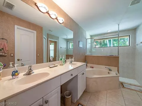 285 Sawgrass Ct, Naples, FL 34110 photo 6