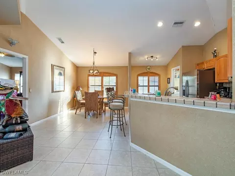 285 Sawgrass Ct, Naples, FL 34110 photo 4