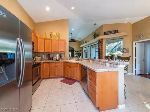 285 Sawgrass Ct, Naples, FL 34110 photo 3