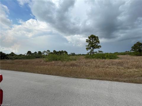 931 Gregory St E, Lehigh Acres, FL 33974 photo 2