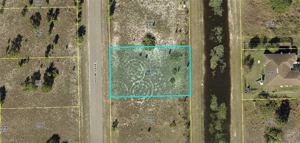  1149 Holmes Ave S, Lehigh Acres, FL 33974 photo 1