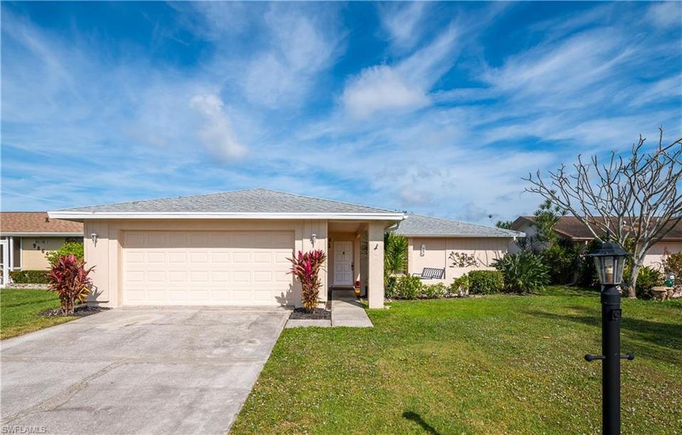 9860 Owlclover St, Fort Myers, FL 33919 35 Photos MLS