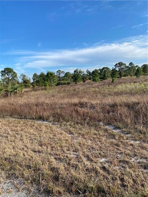 1110 Eaves St E, Lehigh Acres, FL 33974 photo 9