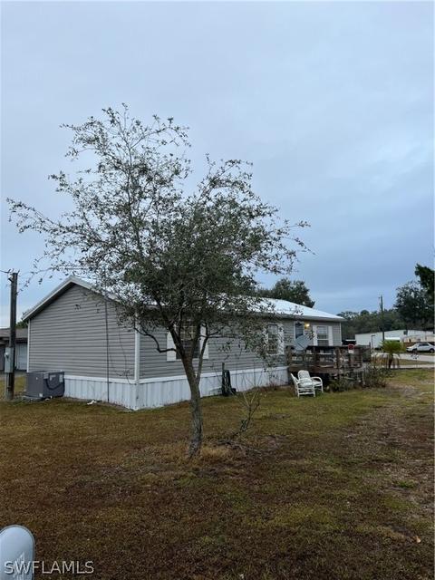 1088 Riverview Dr, Moore Haven, FL 33471 photo 3