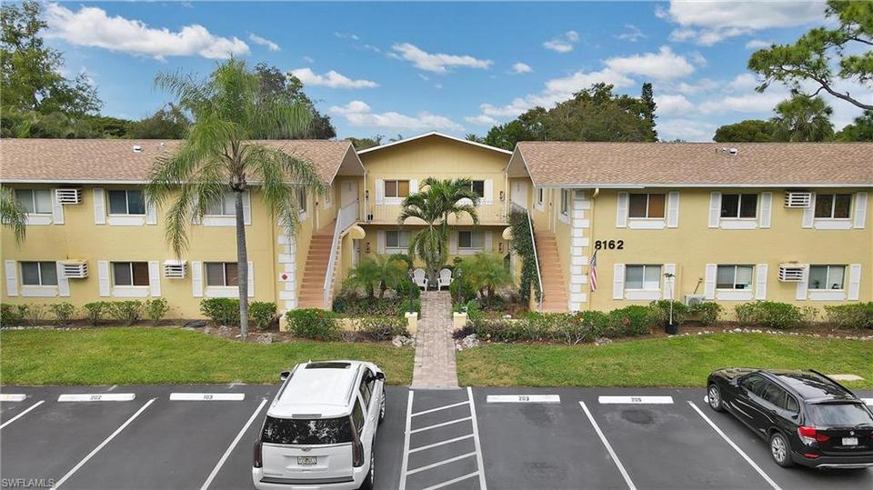 8162 Country Rd 204, Fort Myers, FL 33919 25 Photos