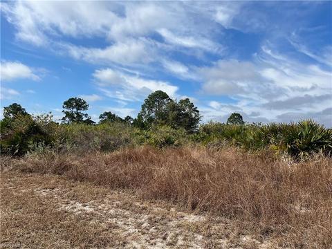 905 Gregory St E, Lehigh Acres, FL 33974 photo 1