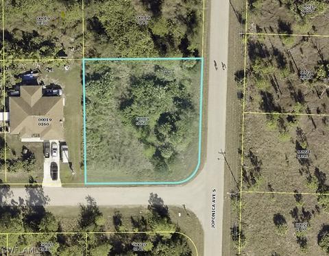 913 Barcia St E, Lehigh Acres, FL 33974