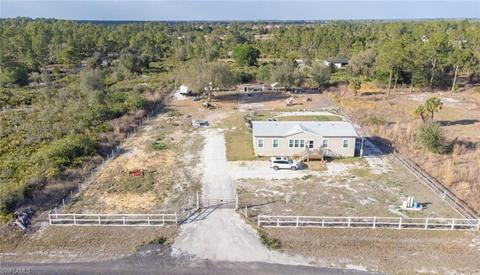7824 8th Pl, Labelle, FL 33935 photo 2