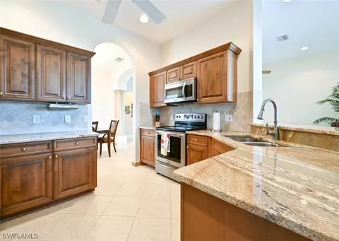 20100 Seadale Ct, Estero, FL 33928 photo 3