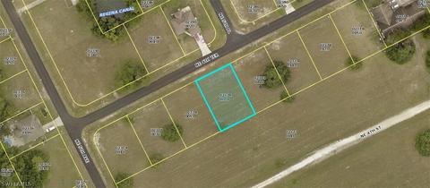 562 NE 4th Ter, Cape Coral, FL 33909