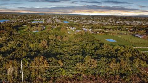 11300 Chandler Grove Dr, Cape Coral, FL 33991