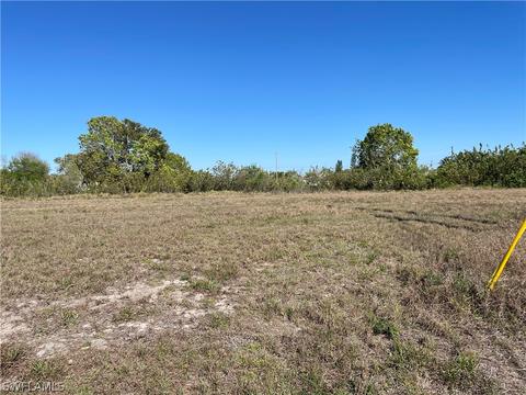 1323 NE 13th Pl, Cape Coral, FL 33909