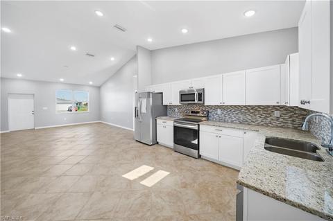 8041 Oakleaf Cir, Labelle, FL 33935 photo 14
