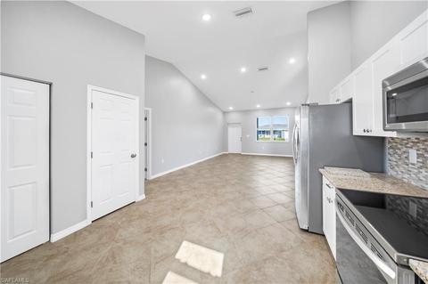 8041 Oakleaf Cir, Labelle, FL 33935 photo 16