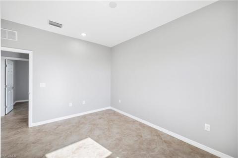 8041 Oakleaf Cir, Labelle, FL 33935 photo 31