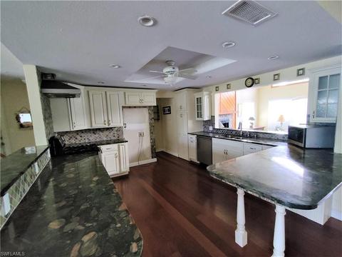 1738 Riverside Dr, Moore Haven, FL 33471 photo 6