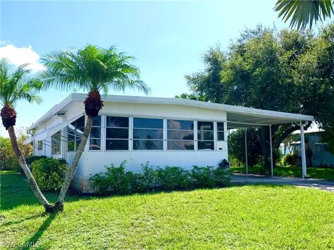 26214 Duchess Ln, Bonita Springs, FL 34135