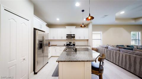 10092 Montevina Dr, Estero, FL 33928 photo 4