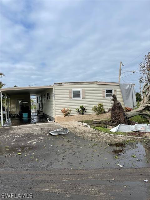 5567 Sir Walter Way # 584, North Fort Myers, FL 33917