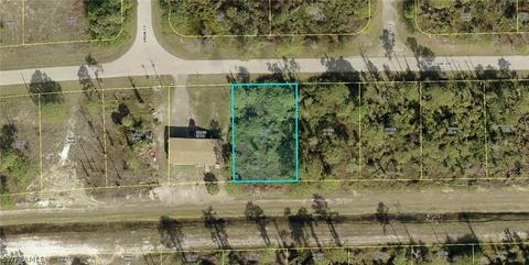 1044 Pine Cove Dr, Lehigh Acres, FL 33974