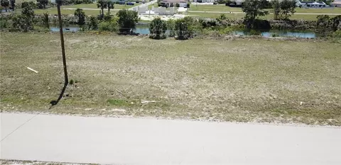 2522 NE 6th Ave, Cape Coral, FL 33909
