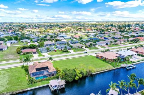 2806 Gleason Pkwy, Cape Coral, FL 33914