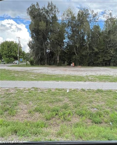2265 Laurel Ln, North Fort Myers, FL 33917