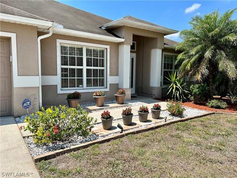 1038 Danforth St, Lehigh Acres, FL 33974 photo 4