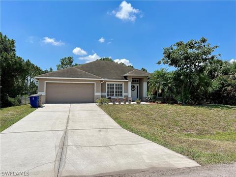 1038 Danforth St, Lehigh Acres, FL 33974 photo 3