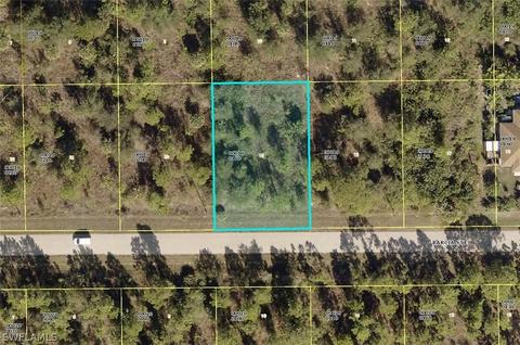 897 Barcia St E, Lehigh Acres, FL 33974