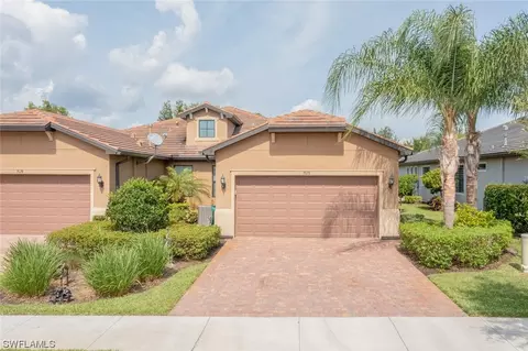 7678 Jacaranda Ln, Naples, FL 34114 photo 2