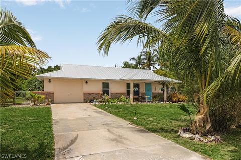 5800 Cubles Dr, Bokeelia, FL 33922